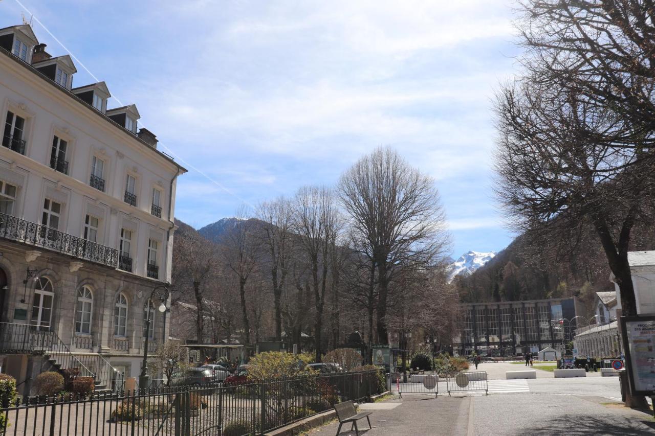 Le Palais D'Etigny Bagneres-de-Luchon Exterior photo