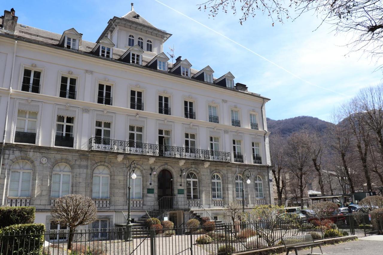 Le Palais D'Etigny Bagneres-de-Luchon Exterior photo